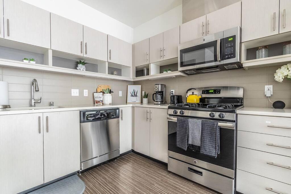 One Bedroom Luxury Apartment Seattle Exterior foto