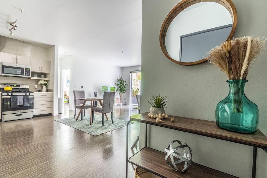 One Bedroom Luxury Apartment Seattle Exterior foto